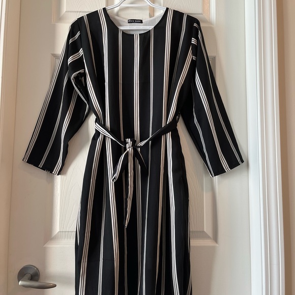 Cute dress - Picture 2 of 3